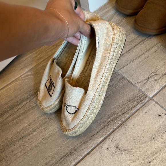 Camera and glasses - Picture 2 of 3